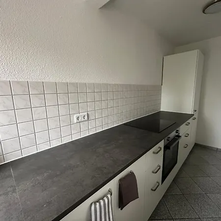 Modernes Familienapartment Mit Parkplatz Nahe Grosser Garten *
